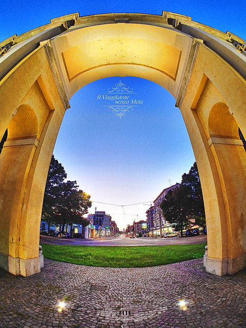 Parma: l'Arco di San Lazzaro