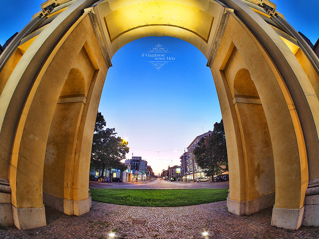 Parma: l'Arco di San Lazzaro