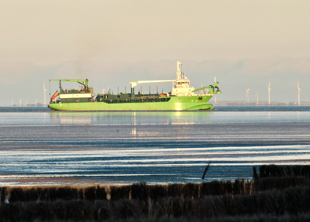 Schiff Richtung Elbe