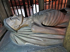 canterbury cathedral (173)gisant on c15 tomb of archbishop chichele +1443
