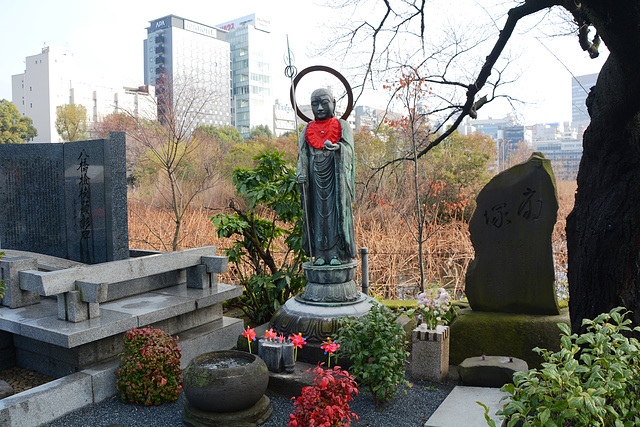 Tokyo, Statue at the Shinobazunoike Bentendo Temple in the Park of Ueno