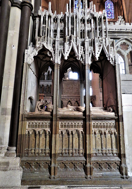 canterbury cathedral (165)c14 tomb of archbishop stratford +1348