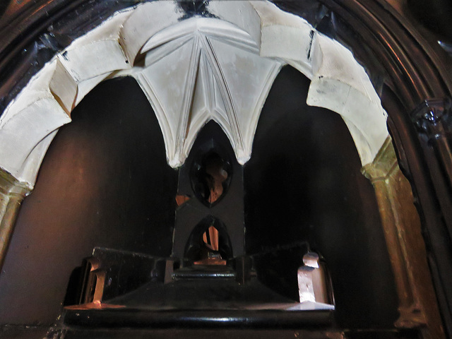 canterbury cathedral (164)detail of c14 tomb of archbishop meopham +1333