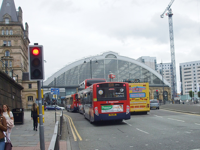 DSCF7960 Stagecoach (Glenvale) 27712 (PO11 DBZ) in Liverpool - 16 Jun 2017