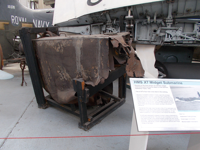 dux[25] - HMS X7 {midget submarine}