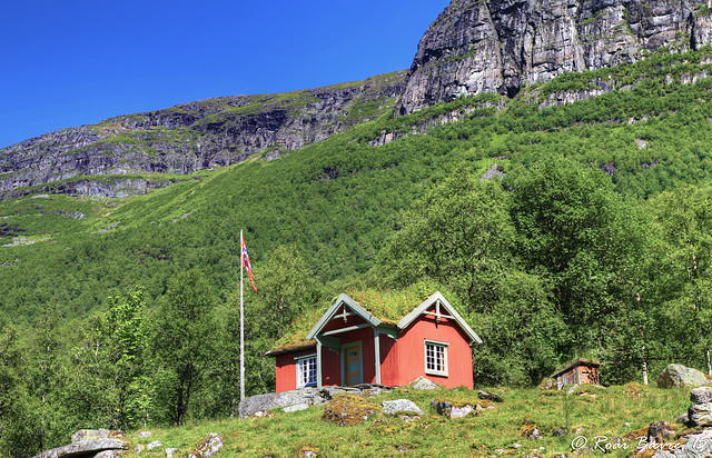 Little cabin in Innerdalen.