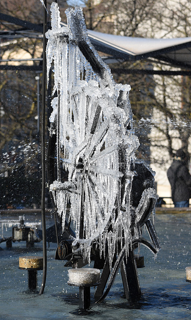 Tinguely-Brunnen-2