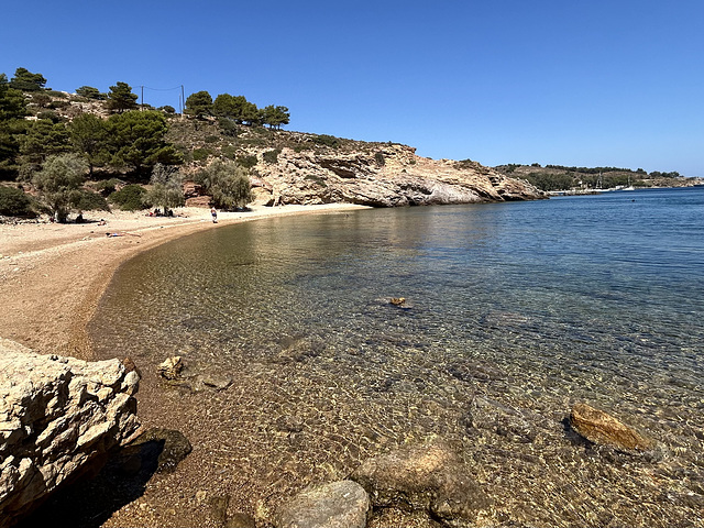 Παραλία Κόκκινα.