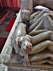 strelley church, notts; c15 tomb of sir sampson de strelley +1395; lap dogs