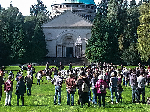 20150926 133806Hw [D~SHG] Schleppjagd, Mausoleum, Bückeburg