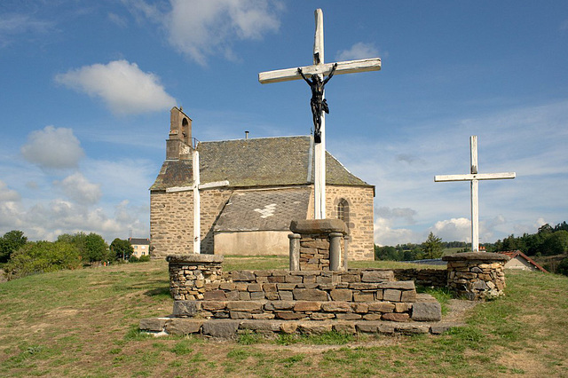 La chapelle et le calvaire de la Barge d'Alleuze