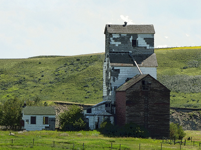 Sharples grain elevator