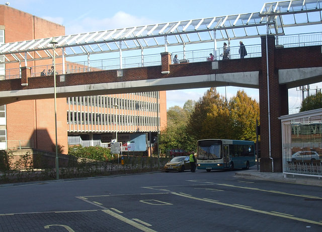 DSCF5280 Arriva 4522 (KE03 OUU) in Welwyn Garden City bus station - 25 Oct 2018