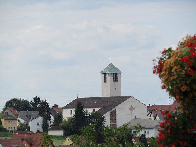 Blick zur Maxhütter Kirche