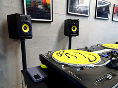 The vinyl record returns in big!