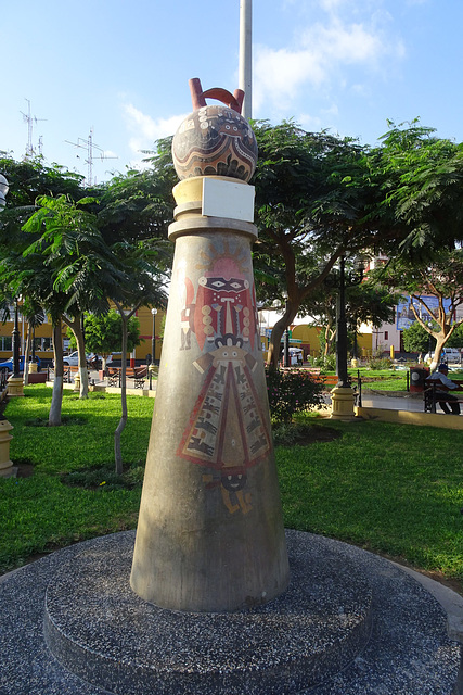 Sculpture On The Plaza De Armas