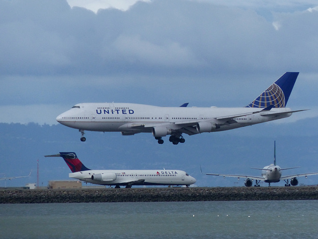 Busy SFO - 21 April 2016