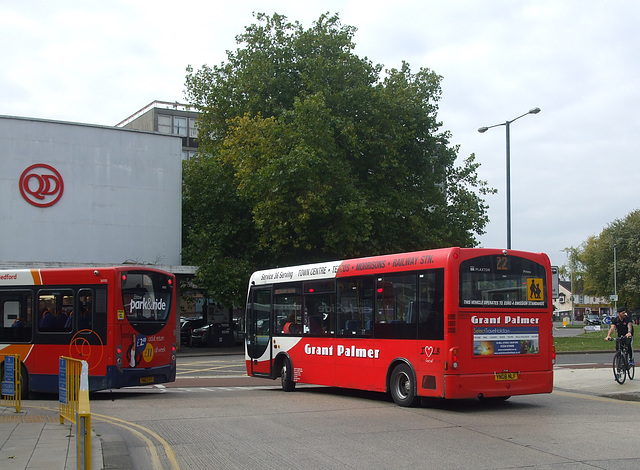 DSCF5665 Grant Palmer YN08 NLF in Bedford - 7 Oct 2016