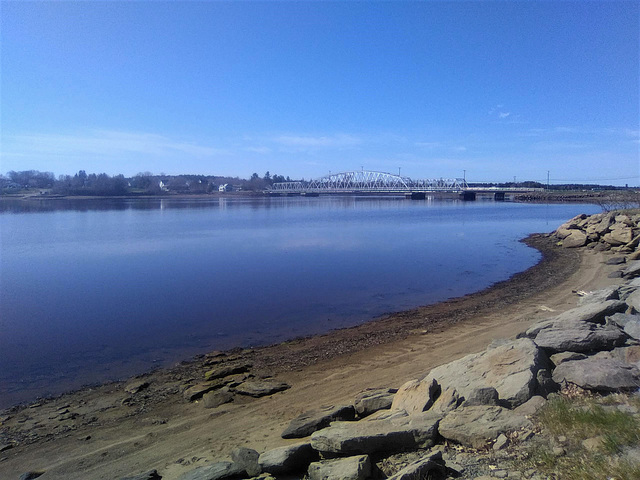 Pont et plage / Beach and bridge