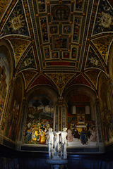 Italy, Duomo di Siena, The Libreria Piccolomini with the Sculptural Group "The Three Graces"