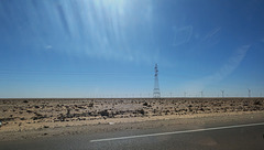Éoliennes et pylone / Pylon and wind turbines