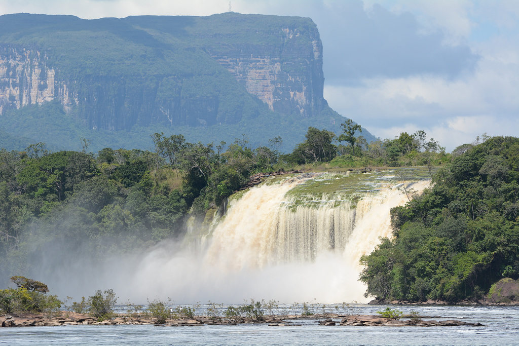 Venezuela, Canaima, El Hacha Waterfall