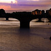 Les derniers coup de rames avant la nuit sur l'Arno à Florence .