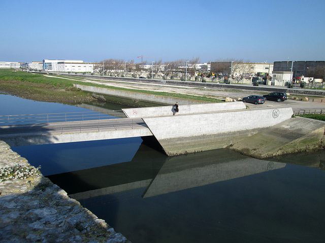 View to the old bridge over the canal.