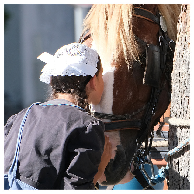 Caresse et bisou.