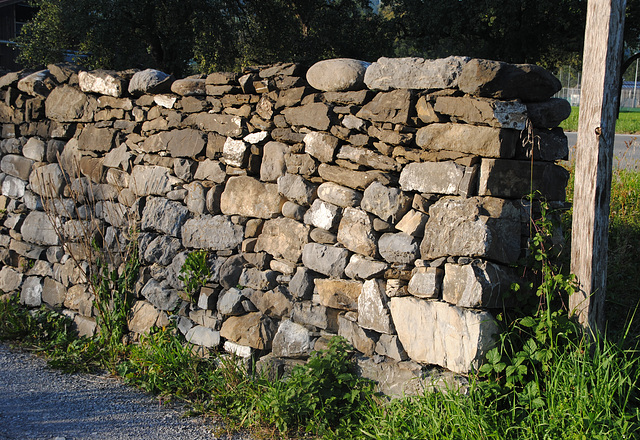 Trockensteinmauer