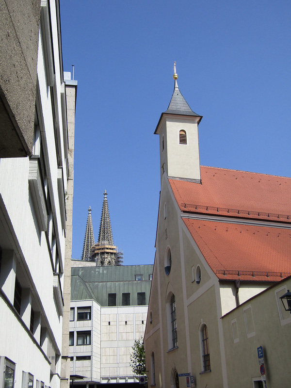 Blick auf St. Kassian u. die Domtürme