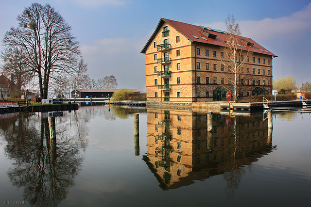 Neustrelitz, Hafen und Speicher