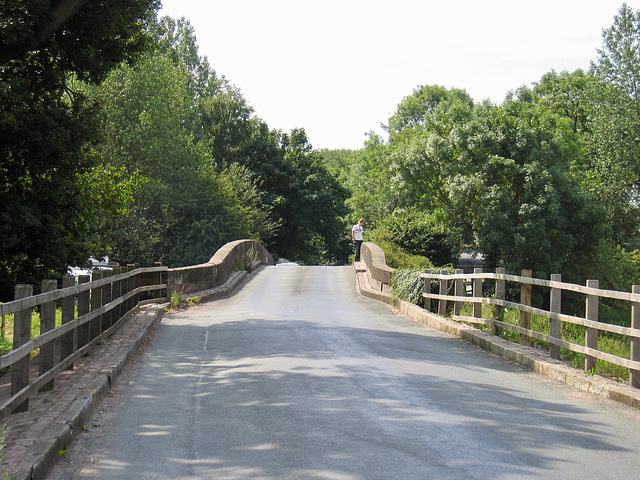Road bridge over the River Sow at Milford