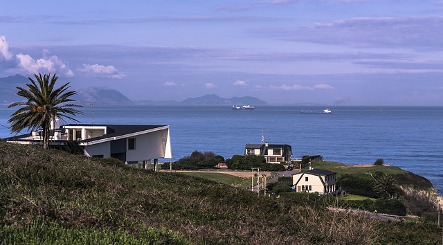 casas mirando al mar