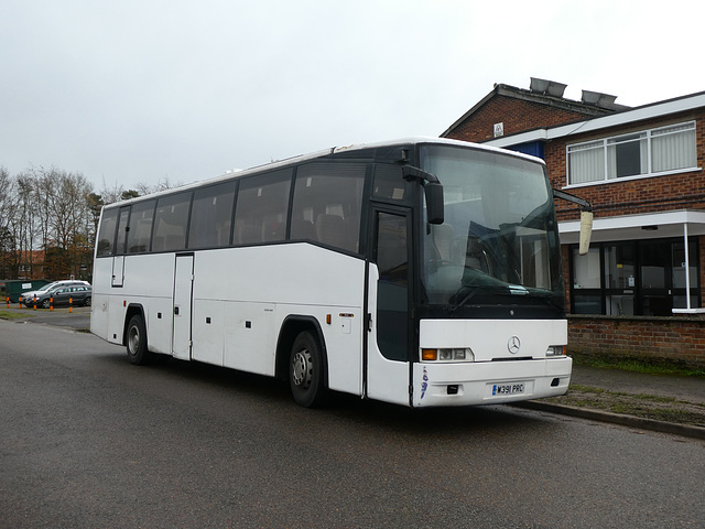 Truck and Bus Engineering W391 PRC in Bury St. Edmunds - 23 Nov 2019 (P1060085)