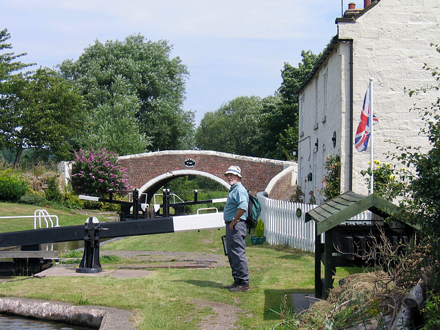 Oldhill Bridge and Tixall Lock on the Staffs and Worcs Canal