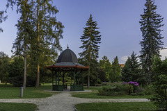 HBM ... with some benches in the city park of Český Krumlov ... P.i.P. (© Buelipix)