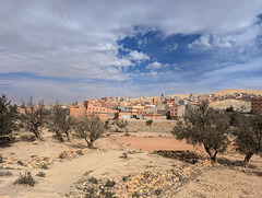 O vento soprava com força suficiente para derrubar um boi / Le vent soufflait à décorner les boeufs