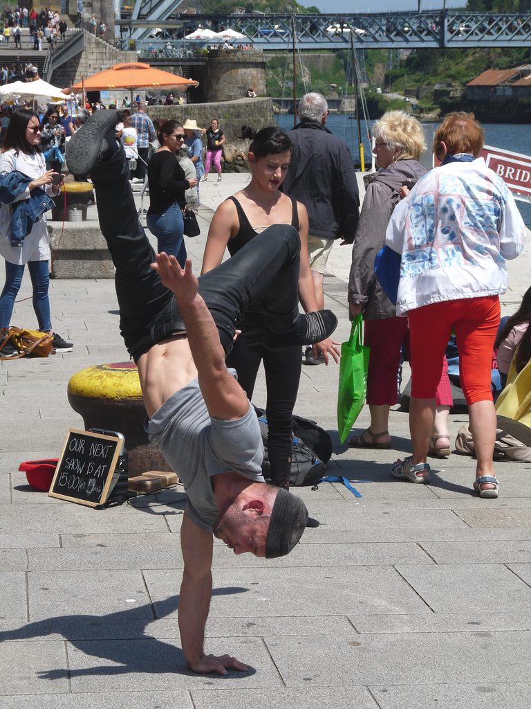 Porto- Street Entertainer