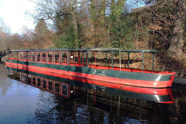 Llangollen Canal walk on a beautiful Sunday in December