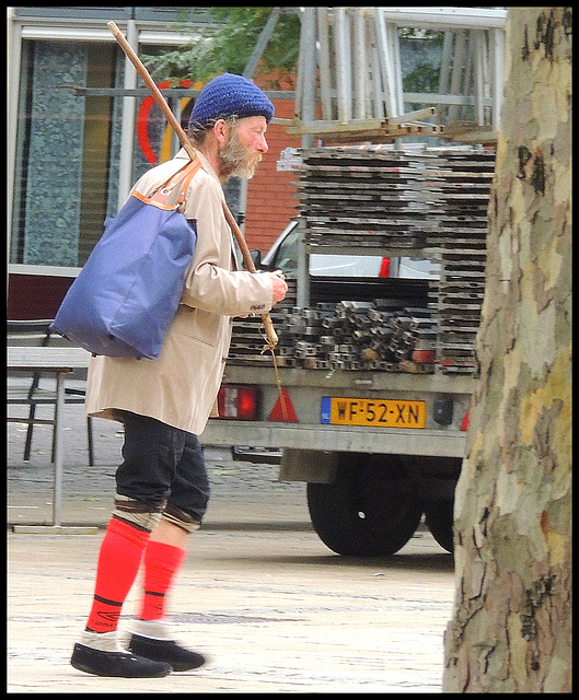 Drifter - tramp  -red Socks  (3)