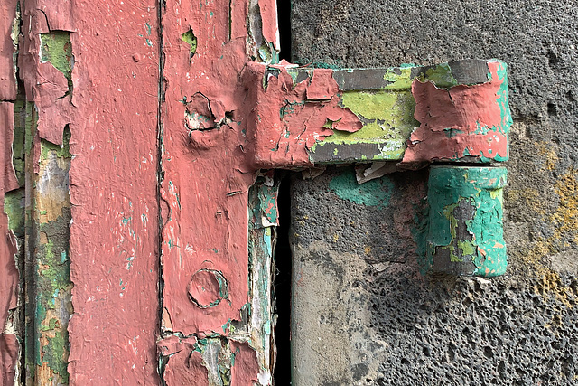 TSC: peeling paint