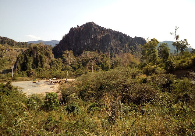 Laos off the beaten tracks / Hors des sentiers battus