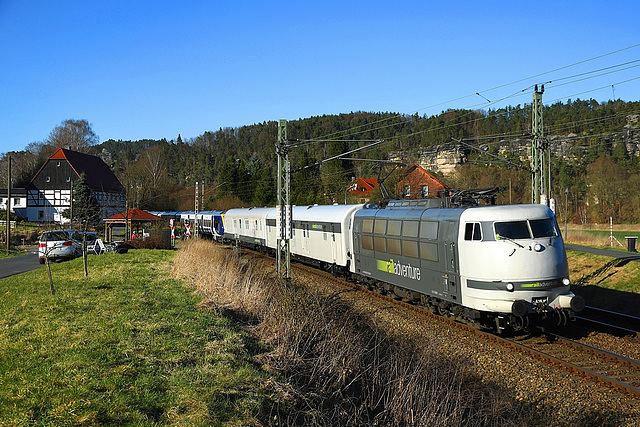 BR 103 dans la vallée de l'Elbe