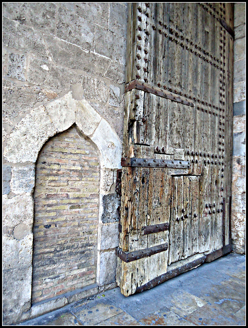 Valencia: torres de Serranos 3