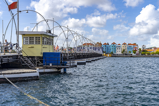 Queen Emma Bridge - Willemstad