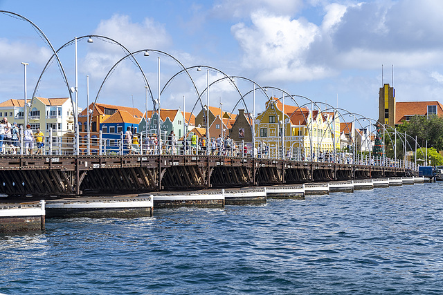 Queen Emma Bridge - Willemstad