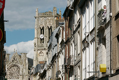 Rue et église Saint-Jacques