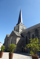 Église Saint-Victeur de Bazougers en Mayenne 1/3