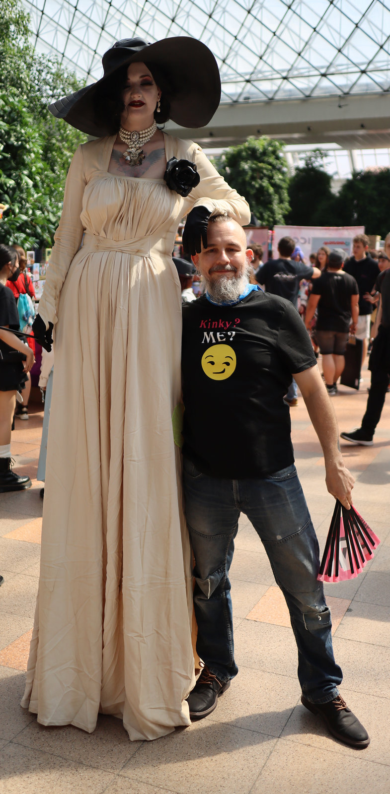 1 (4381)...cosplay con